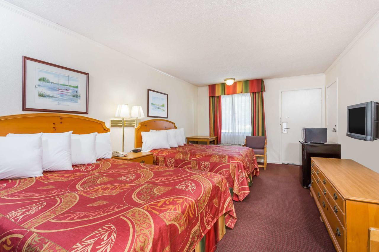 Days Inn By Wyndham Summerton מראה חיצוני תמונה